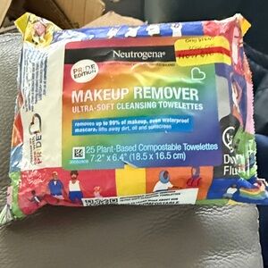 Neutrogena Pride Edition Makeup Remover Towelettes – Sold in Bundle